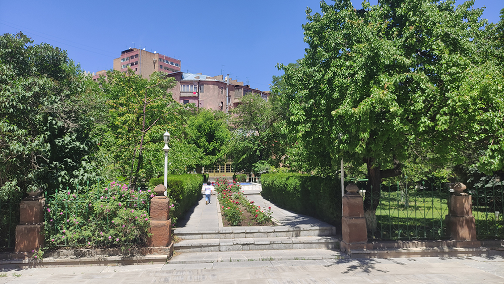  مسجد کبود نگین درخشان ایروان