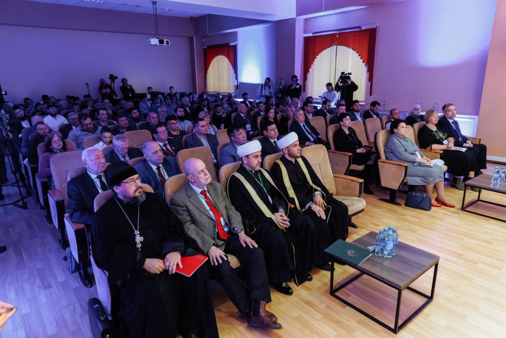 کنفرانس «شهروندی و میهنپرستی جوانان در فضای چنداخلاقی و سیاسی روسیه»