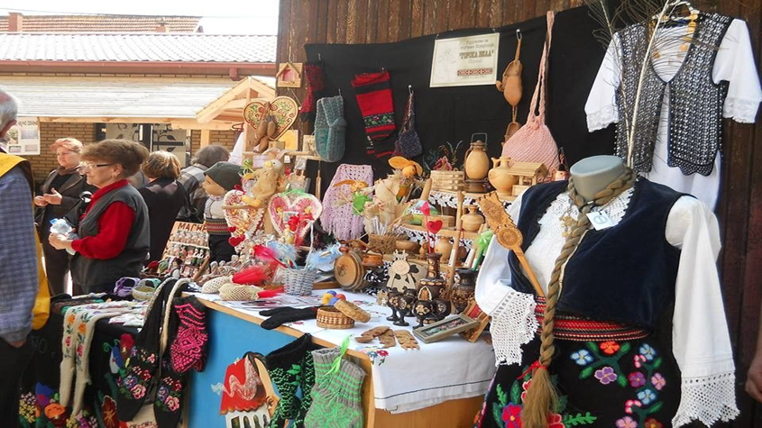 تغییر روش زندگی در صربستان و ناپدید شدن صنایع دستی قدیمی
با نگاهی به مهمترین نمایشگاه ها،جشنواره ها، مراکز و بن سازه های فروش