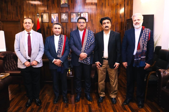 گزارش توافق با وزیر فرهنگ و گردشگری ایالت سند
برای برگزاری برنامه های فرهنگی هنری مشترک با جمهوری اسلامی ایران