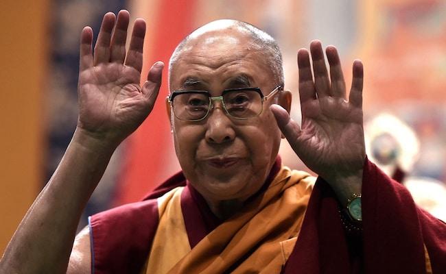 آثار لرد بودا از سریلانکا به دالایی لاما تقدیم می شود