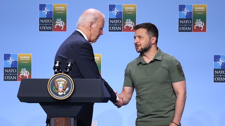 بسیاری از آمریکایی ها بر این باور هستند که نفوذ چین، روسیه و ایران در حال افزایش است؛ درحالی که نفوذ آمریکا و کشورهای اروپای در حال کاهش می باشد بسیاری از آمریکایی ها بر این باور هستند که نفوذ چین، روسیه و ایران در حال افزایش است؛ درحالی که نفوذ آمریکا و کشورهای اروپای در حال کاهش می باشد