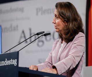 مدعی آزادی بیان صدای مقامات معترضان به اسرائیل را خفه می کند مدعی آزادی بیان صدای مقامات معترضان به اسرائیل را خفه می کند