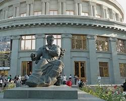 "پارکهای ادبی ارمنستان: سفری به میان شعر و طبیعت"