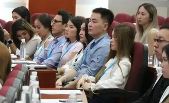 تحصیل بیش از 3000 دانشجوی قزاقی در چین تحصیل بیش از 3000 دانشجوی قزاقی در چین