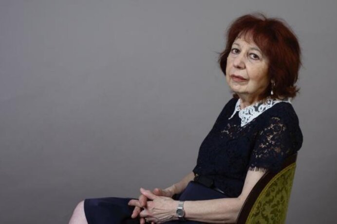 بانوی گرجی برنده جایزه معتبر ادبی بریتانیا بانوی گرجی برنده جایزه معتبر ادبی بریتانیا