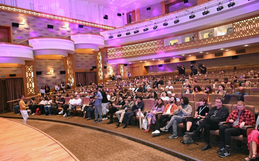 پانزدهمین دوره جشنواره بینالمللی فیلم باکو در محل سینمای نظامی افتتاح شد