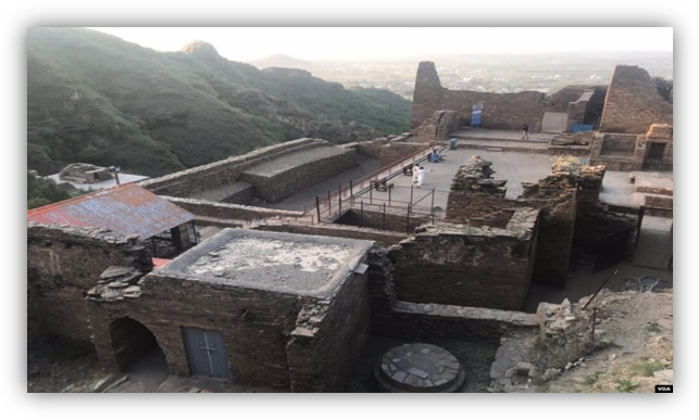 تخت بهایی(Takht-i-Bahi)
یکی از مهمترین صومعههای بودایی گندهارا