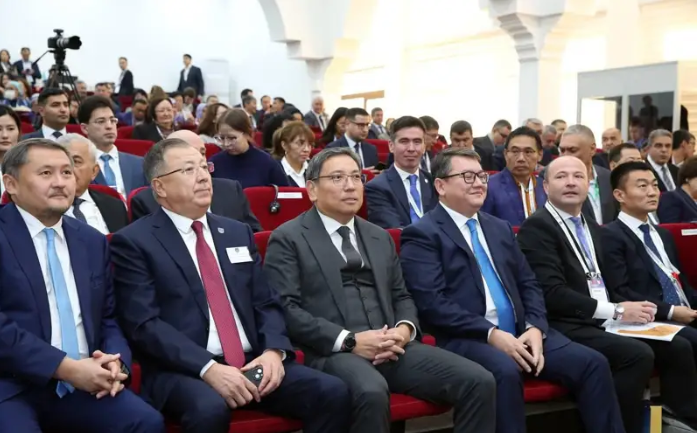 حضور نمایندگان ۱۶ کشور در پیشنشست آموزش عالی در آلماتی