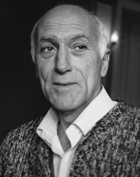 معرفی نویسنده معاصر گرجی چابوآ آمیرِجیبی معرفی نویسنده معاصر گرجی چابوآ آمیرِجیبی