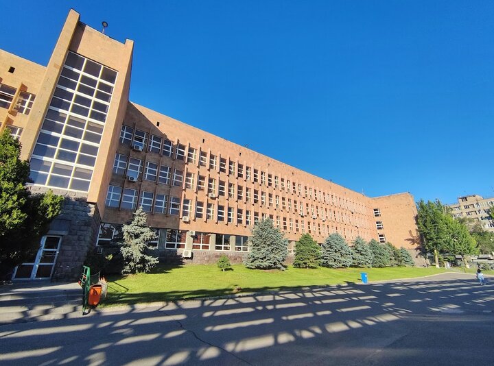 دانشگاه روسی-ارمنی در ایروان دانشگاه روسی-ارمنی در ایروان