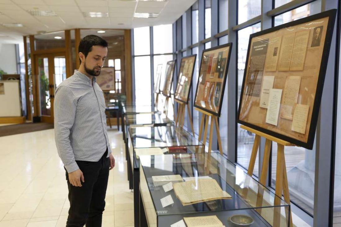 نمایش نسخههای نادر ترجمه قرآن در کتابخانه غازی خسروبیگ سارایوو