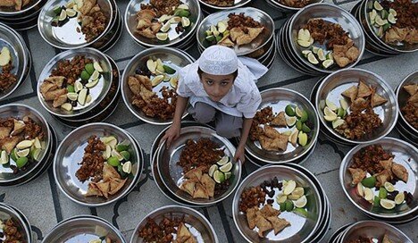 سنتهای رمضان در پاکستان: ماهی پر از شور و شوق، عطرها و غذاهای لذیذ و دلپذیر سنتهای رمضان در پاکستان: ماهی پر از شور و شوق، عطرها و غذاهای لذیذ و دلپذیر