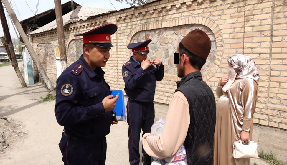 نظرات رئیس‌جمهور قرقیزستان در مورد ممنوعیت نقاب و برقع
