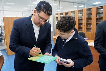 استقبال چشمگیر نوجوانان قزاق از "کتاب یک صفحه ای" ایرانی؛ 