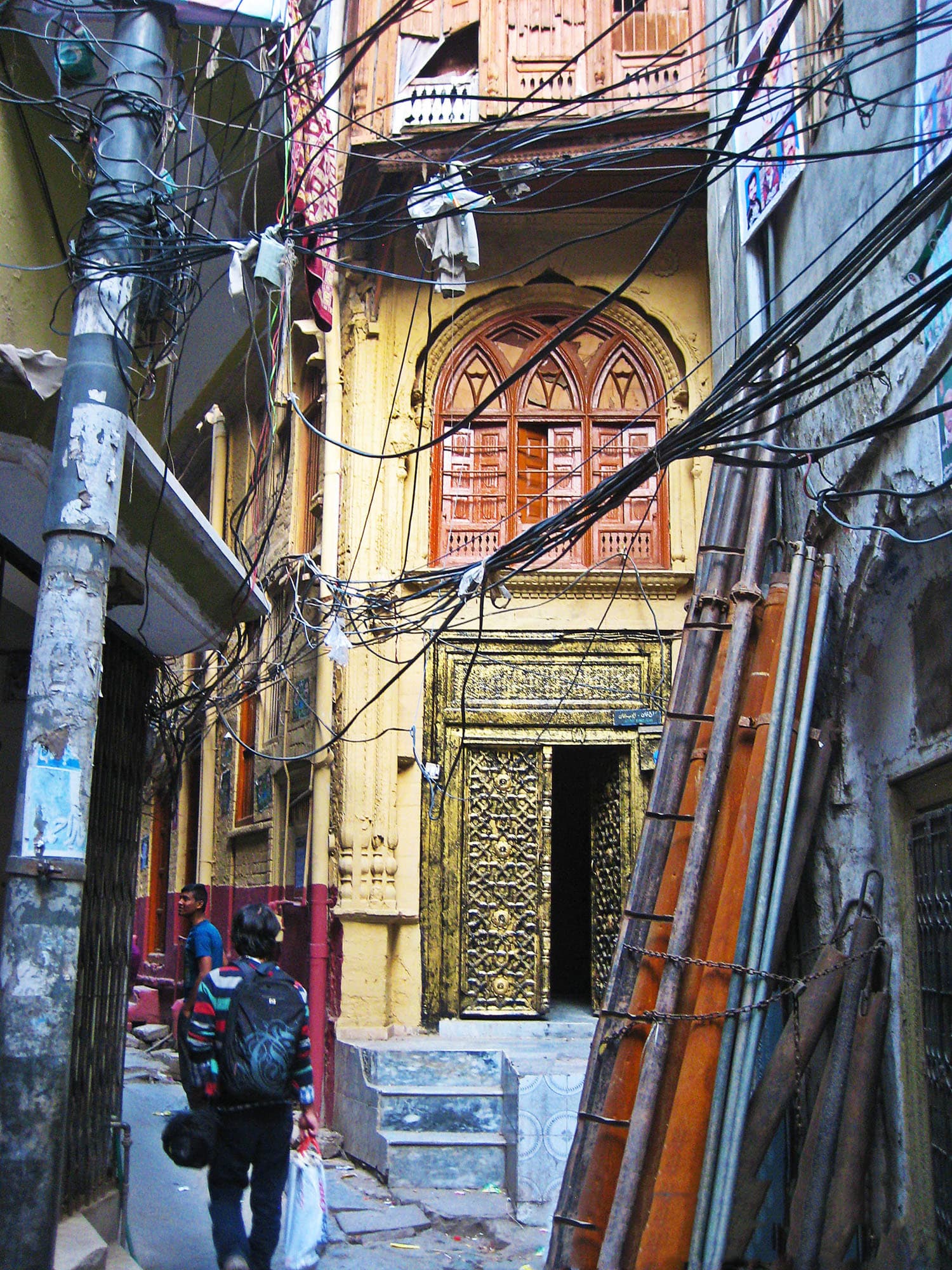 گپ و گفتی با یادگارهای گذشته در بازار بهابرا، راولپندی