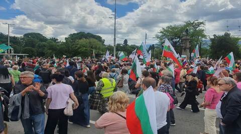 آزمونی برای انسجام ملی
  آزمونی برای انسجام ملی