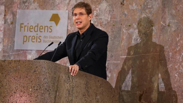 هشدار دانیل کلمن: ترامپ آمریکا را به عصر نازیها میکشاند