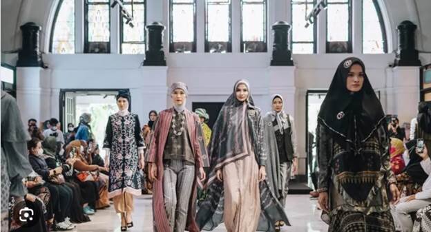 «پوشاک مسلمانان»: سارونگ، کوکو و سُرجان اندونزی (بخش اول ) «پوشاک مسلمانان»: سارونگ، کوکو و سُرجان اندونزی (بخش اول )