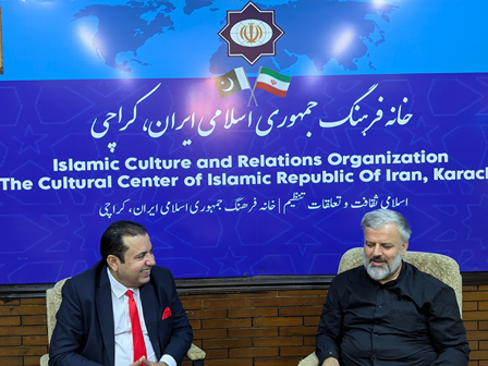معرفی امتیاز میر، روزنامه‌نگار بین‌المللی و مجری برجسته تلویزیونی پاکستان