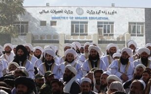 بازتولید خشونت و ایدئولوژیک‌سازی دانشگاه‌ها؛ ۲۷۰ ملا برنامه‌ تحصیلی را بازنگری می‌کنند