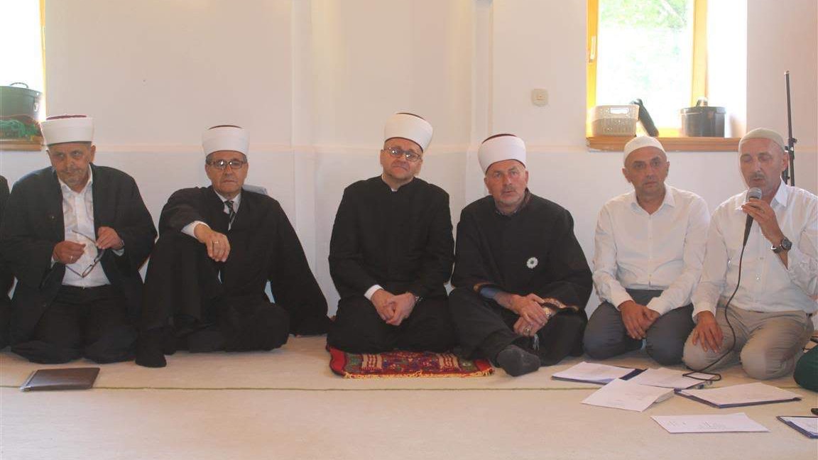 مولود خوانی؛ سنت ۴۰۰ ساله بوسنیایی ها به مناسبت میلاد پیامبر (ص)