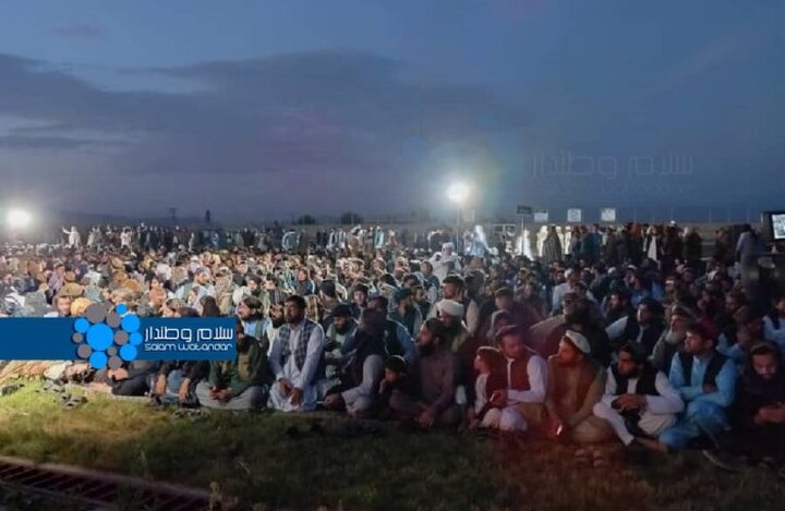 شعر زبان احساسات، اندیشهها و فرهنگ است که تصویر واقعی جامعه را بیان میکند شعر زبان احساسات، اندیشهها و فرهنگ است که تصویر واقعی جامعه را بیان میکند