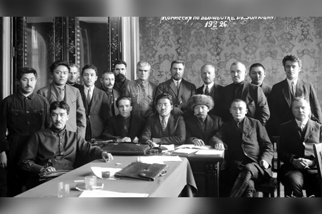 عبدالقادر آرازبیکوف؛ کارگری که ۱۲ سال کشور را اداره کرد