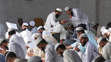 نقش دین در افغانستان؛ بررسی مذهب در قانون اساسی و جامعه