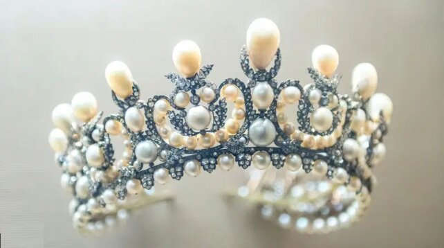 شاه دزد!
(شرحی بر دزدی جواهرات ناپلئون از موزه لوور)