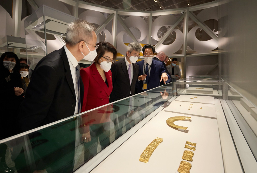 "ریشه های طلایی" موزه فرهنگ کاخ هنگ‌کنگ در پکن