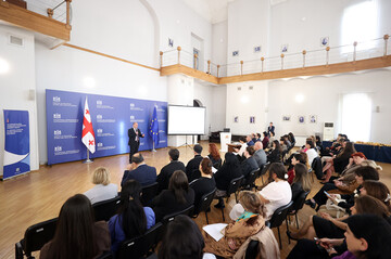 ایجاد پلتفرم الکترونیکی به منظور تقویت آموزش زبان