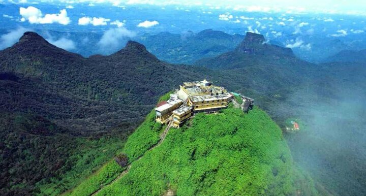 قلۀ آدم؛ نماد هم‌زیستی طبیعت و باورهای دینی، فرهنگی 