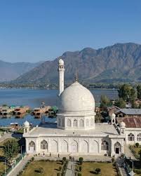 زیارتگاه «حضرت بال»، مقدس‌ترین عبادتگاه مسلمانان کشمیر  