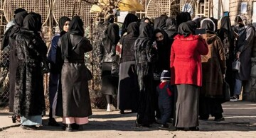 ممنوعیت آموزش و مهاجرت اجباری؛ زنان چگونه به ترک افغانستان فکر می‌کنند؟