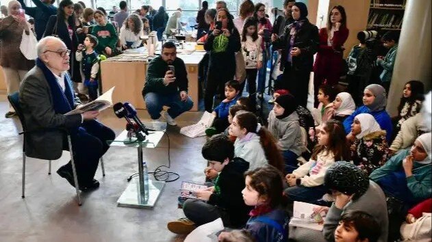 وزیر فرهنگ لبنان نمایشگاه کتاب کودکان را افتتاح کرد.