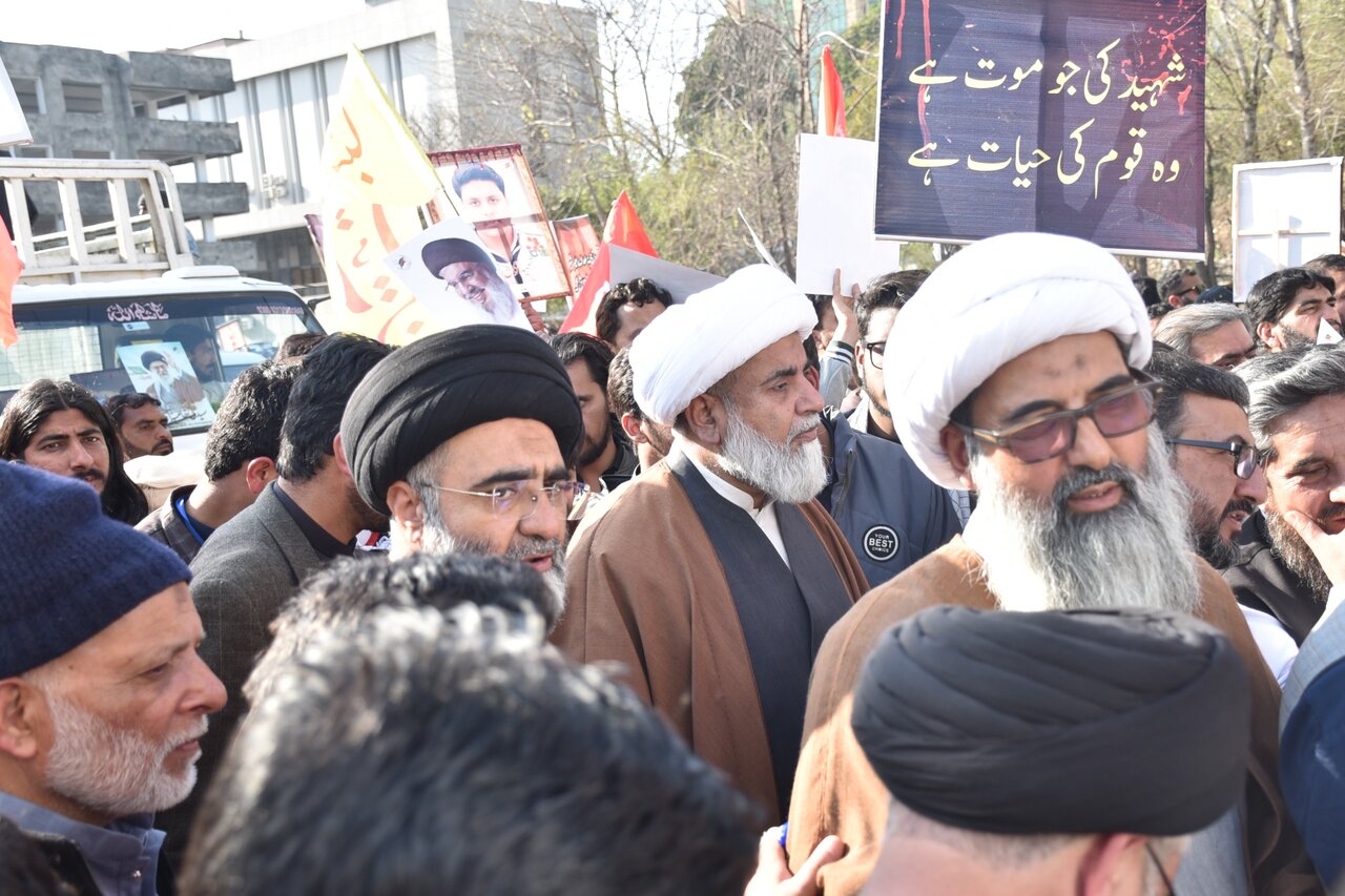 اعتراضات جهت همبستگی با خانواده شهدای مسجد جامع خدیجه الکبری (س) در پاکستان