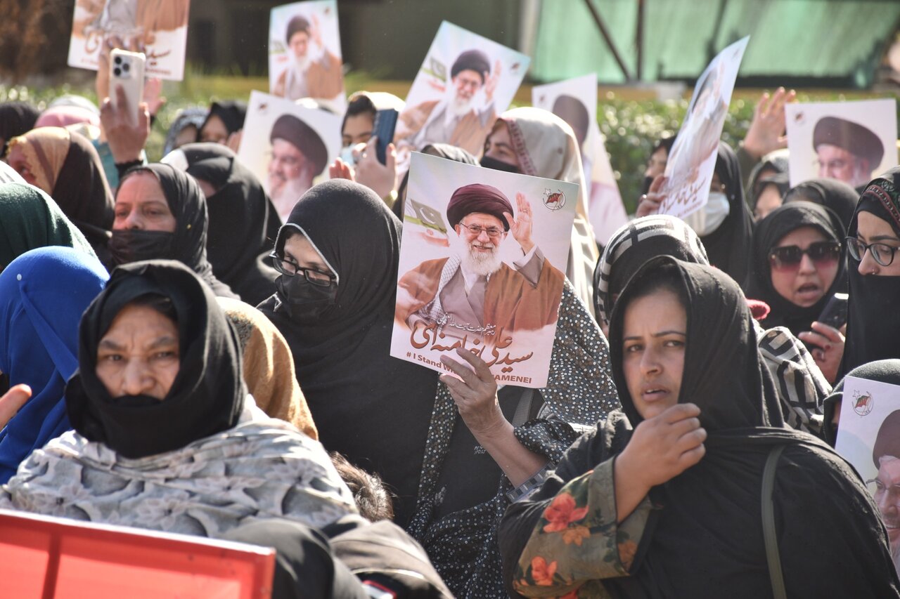 اعتراضات جهت همبستگی با خانواده شهدای مسجد جامع خدیجه الکبری (س) در پاکستان