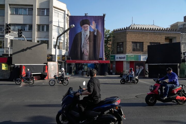 تشییع امام شهید در رسانه های ایتالیا(1)