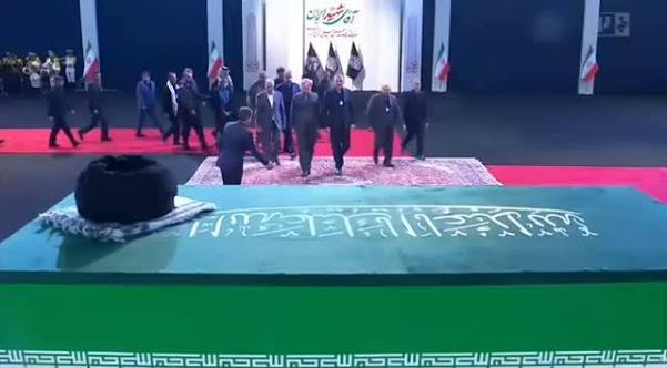 جنازه‌هایی که تاریخ را می‌نویسند